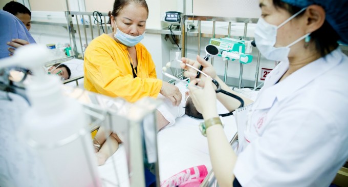 “Mười năm sau dịch sởi, sẽ có những đứa trẻ ngơ ngơ”