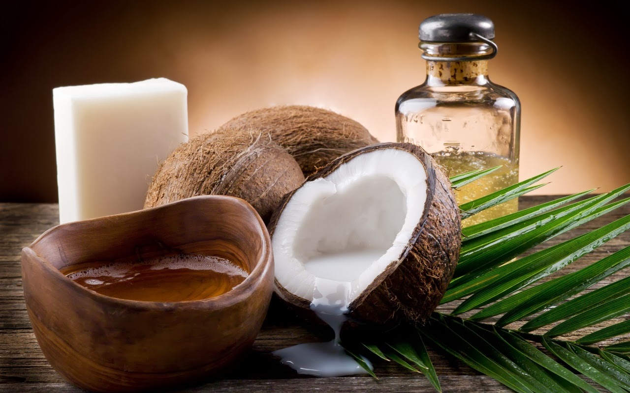 Dầu dừa không chỉ làm mềm, mượt tóc mà còn kích thích tóc mọc nhanh hơn. Dầu dừa không chỉ làm mềm, mượt tóc mà còn kích thích tóc mọc nhanh hơn.