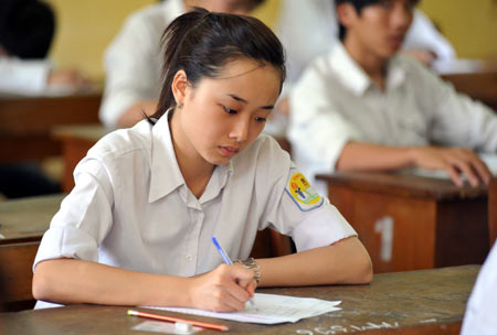 Vào thời điểm sĩ tử tập trung ôn thi thì nhu cầu năng lượng và các chất dinh dưỡng cần tăng hơn khoảng 20%. Vì vậy, thức ăn phải được lựa chọn, chế biến và phân bố sao cho các "sỹ tử" ăn ngon miệng, đủ no nhưng cũng phải thuận tiện cho việc tiêu hoá hấp thu.