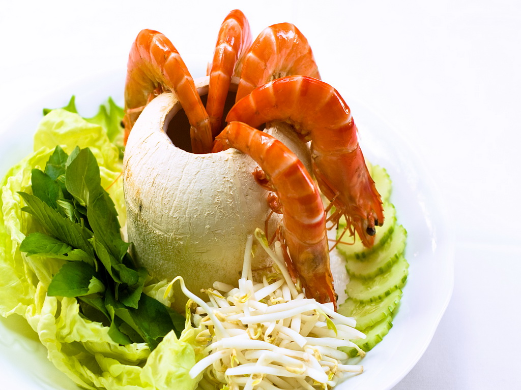 Thịt gà không nên dùng với tôm