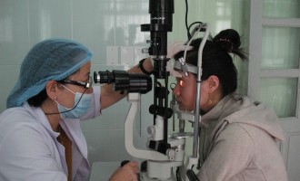 Uống rượu hợp lý giúp bảo vệ thị lực