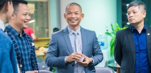 Cách Đưa Đội Nhóm Đến Thành Công Bền Vững – Bài Học “Sống Lãnh Đạo” Từ Thầy Phạm Thành Long