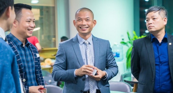 Cách Đưa Đội Nhóm Đến Thành Công Bền Vững – Bài Học “Sống Lãnh Đạo” Từ Thầy Phạm Thành Long