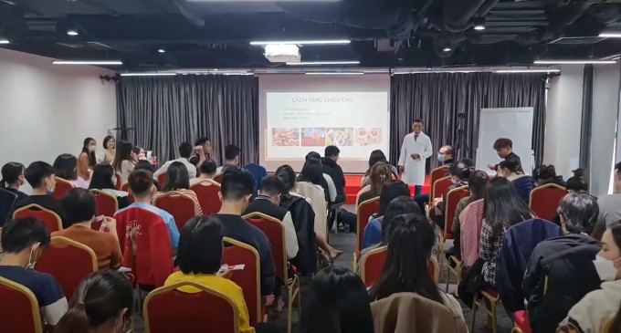 Lê Minh Tuấn – Người Thầy Thuốc Truyền Cảm Hứng Từ Nghị Lực Và Lòng Nhân Ái